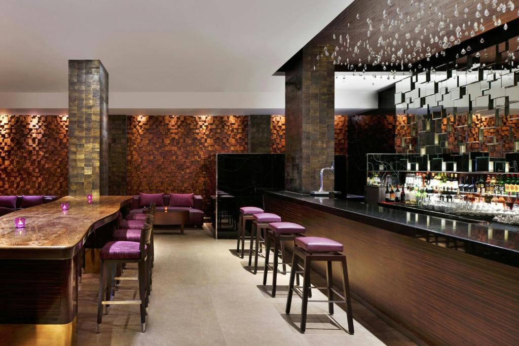 Bar/lounge