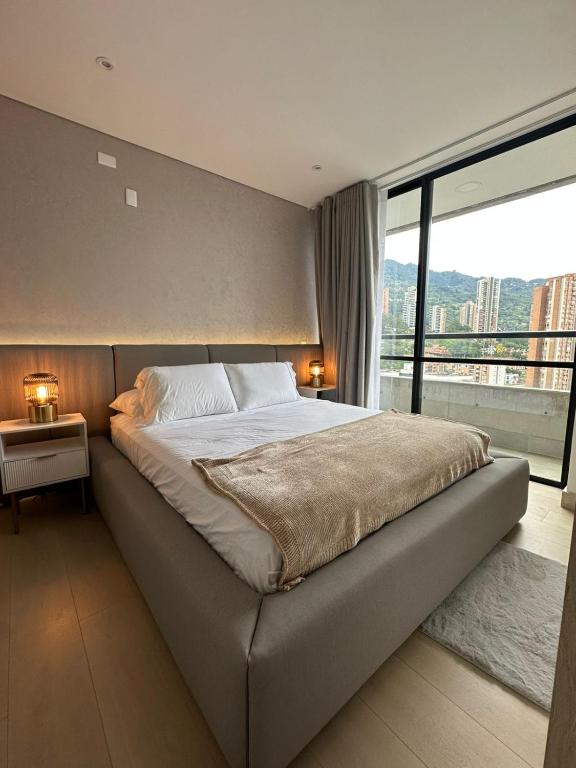 Monaco by Top Location City View - 3