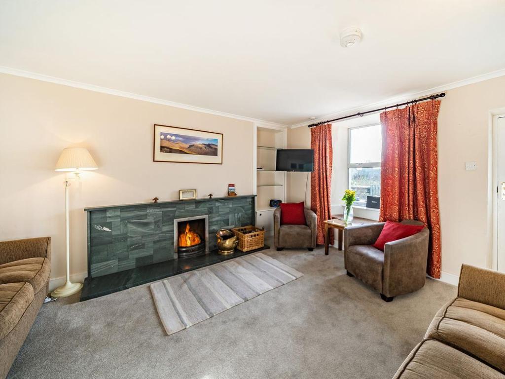 2 Fairview Terrace, Ambleside photo 2