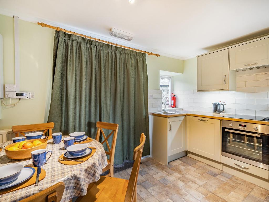 2 Fairview Terrace, Ambleside photo 3