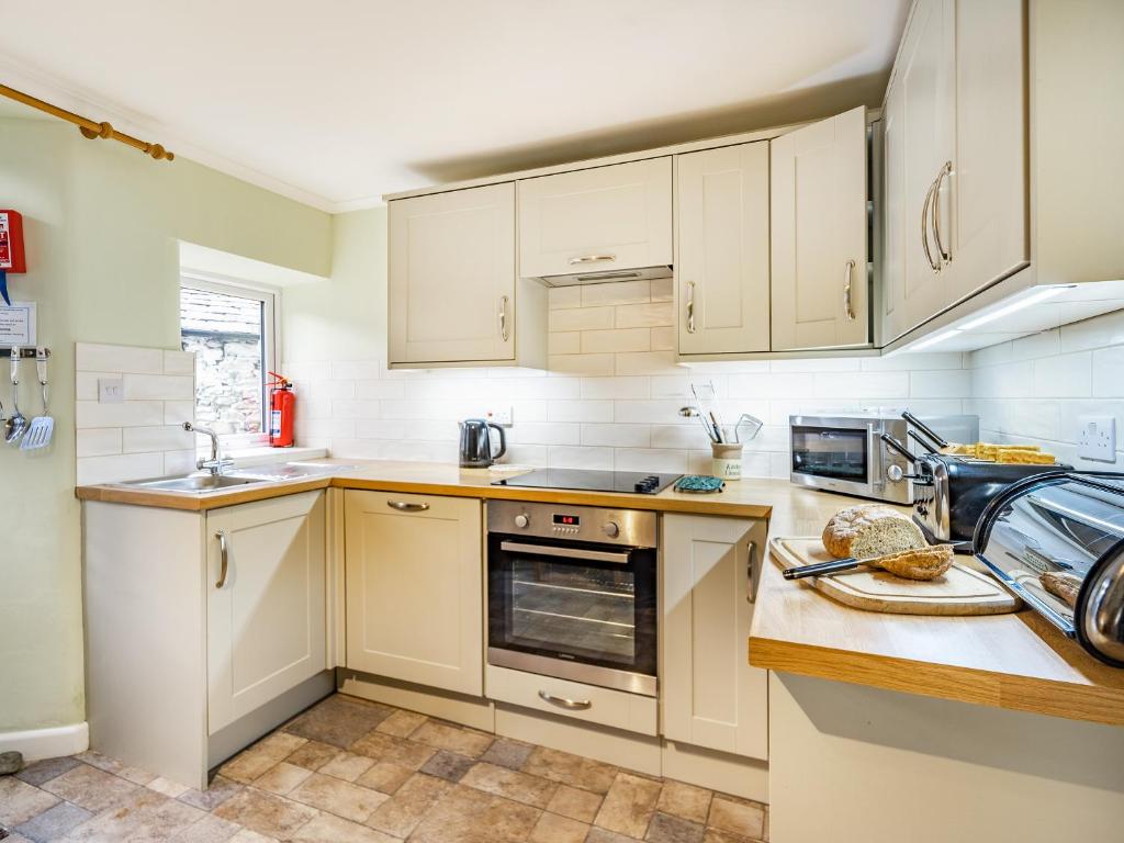 2 Fairview Terrace, Ambleside photo 7