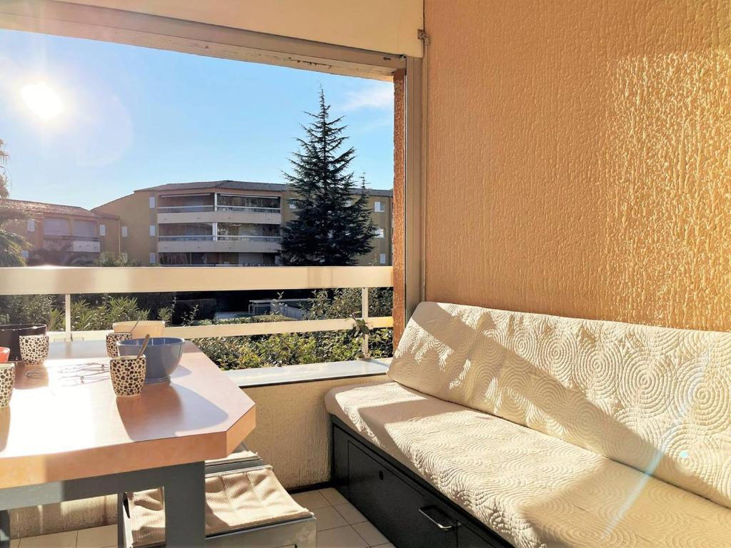 LV100-017 Appartement Studio cabine 4 couchages LE LAVANDOU - 1