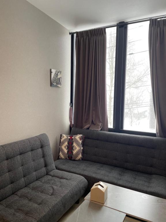 Shared lounge/TV area