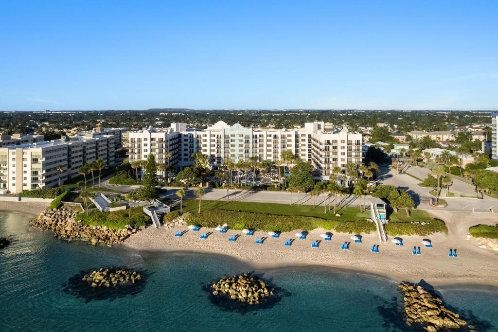 Embassy Suites by Hilton Deerfield Beach Resort & Spa ビーチ