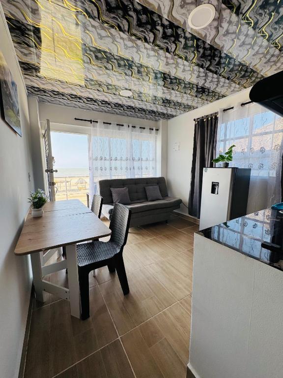 Apartamentos el mochilero frente al mar piso 2 apto 3 - 5