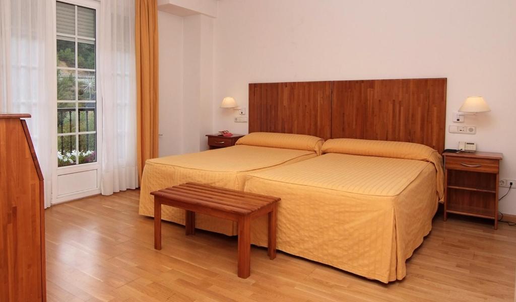 Hotel Valcarce Camino de Santiago photo