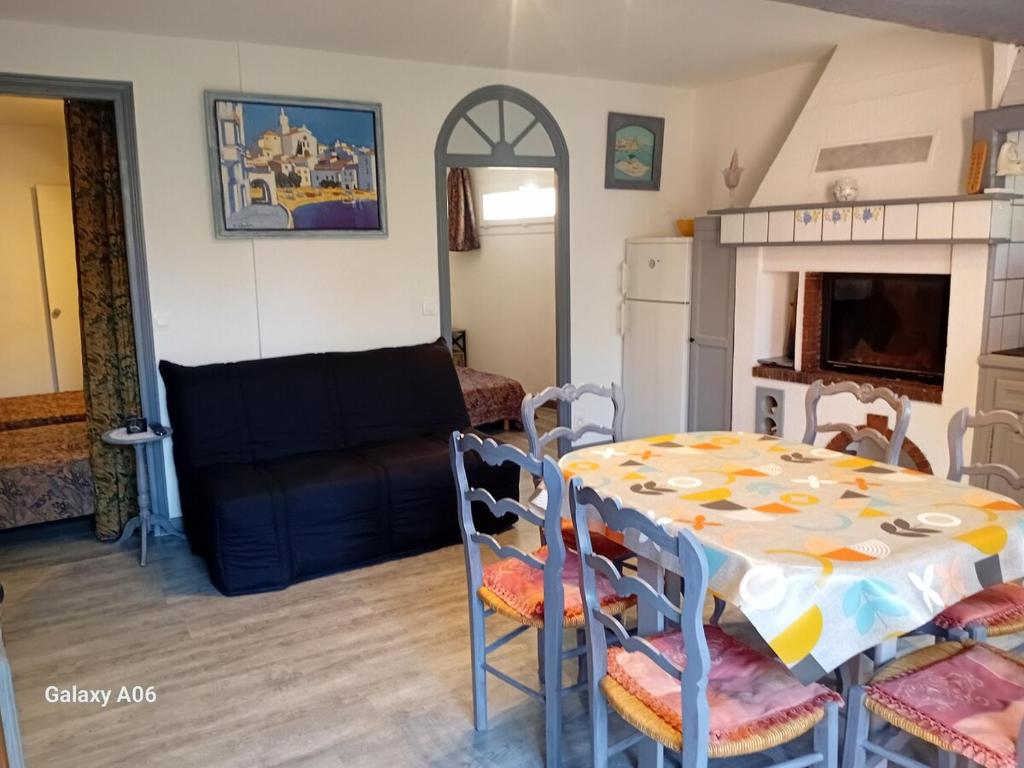 Appartement typique avec balcon et patio - 1