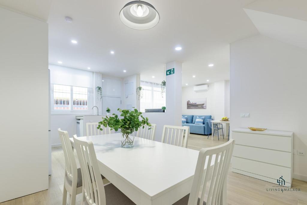 Living4Malaga Nereo Beach Apartment - 4