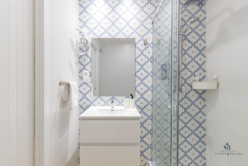 Living4Malaga Nereo Beach Apartment - 3