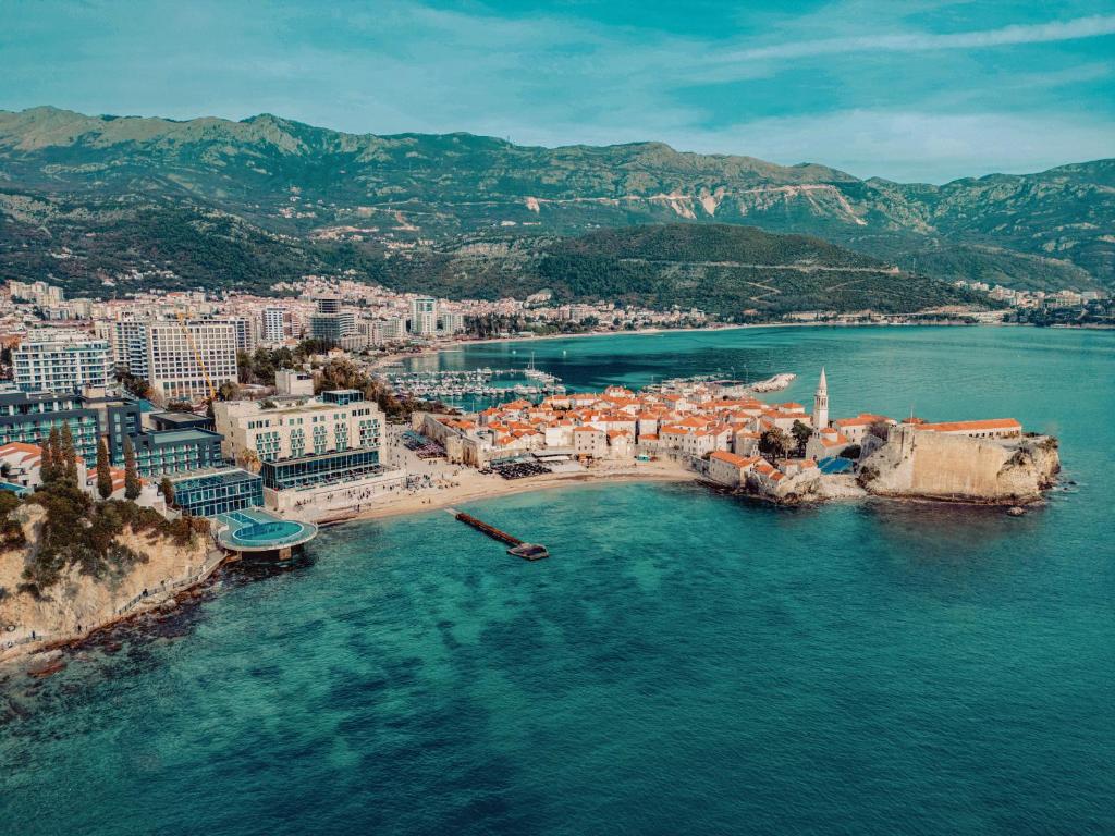 Avala Resort & Villas - 2