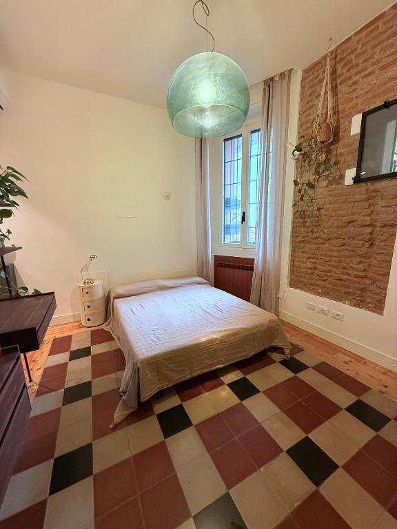 Suite 11 - 2
