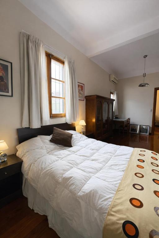 Apartment for Four One Block from San Telmo Square, One Block from San Telmo Market, Very Charming, Three Blocks from Puerto Mader - 5