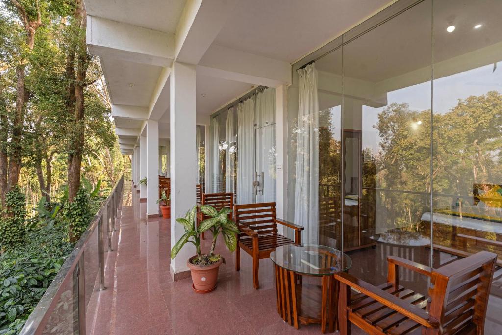 フロント・ロビー