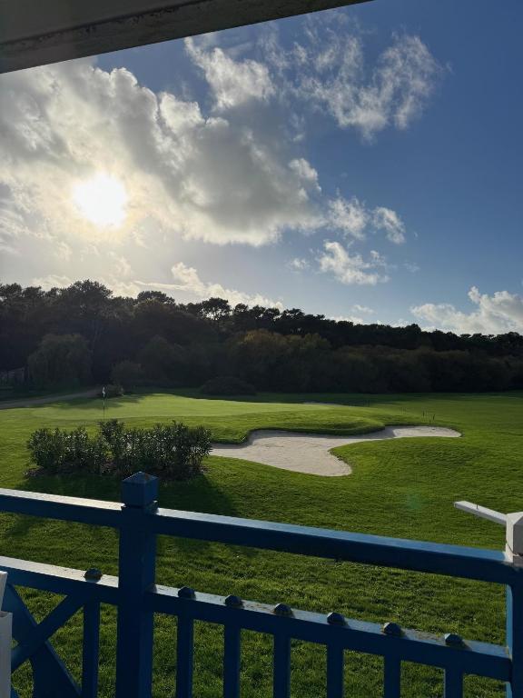 Vue sur golf et foret - 2