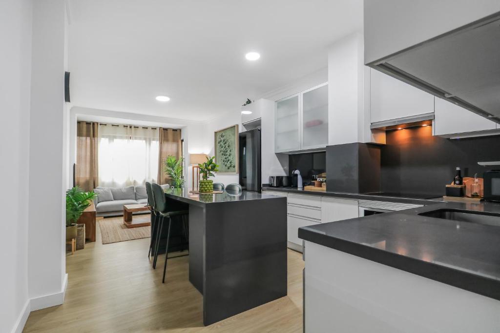 Canteras Modern 2BR - 2