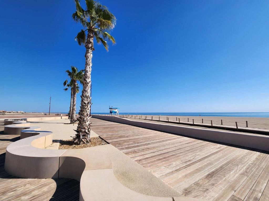 T2 climatisé avec WIFI, proche plage, parking privé, rénové 2023, terrasse, animaux non admis - FR-1-409-225 - 3