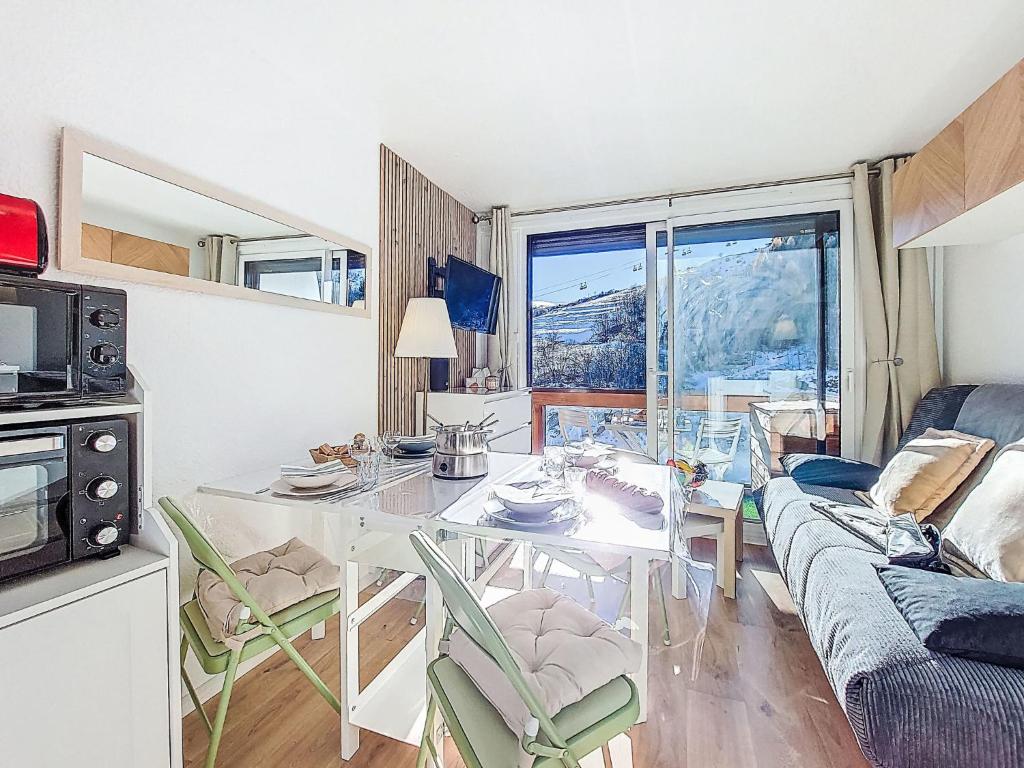 Studio Soyouz Vanguard-107 by Interhome - 1