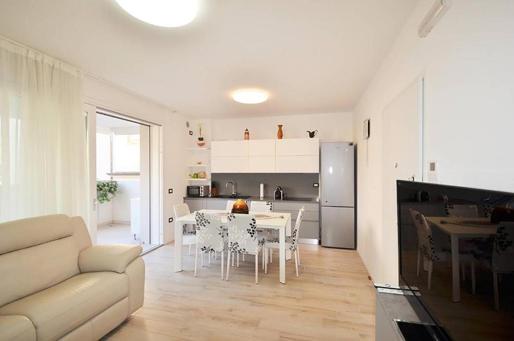GIGI HOUSE appartamento PIAZZA MAZZINI 150m dal mare CON PISCINA e SPIAGGIA - 2