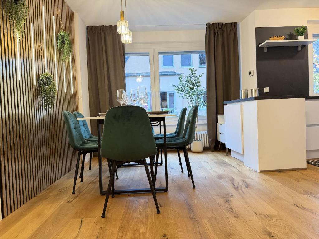 GoldenKey-Suites - Spacious Luxury Apartment in the Heart of Augsburg Old Town - Premium Open-Plan Kitchen - 4