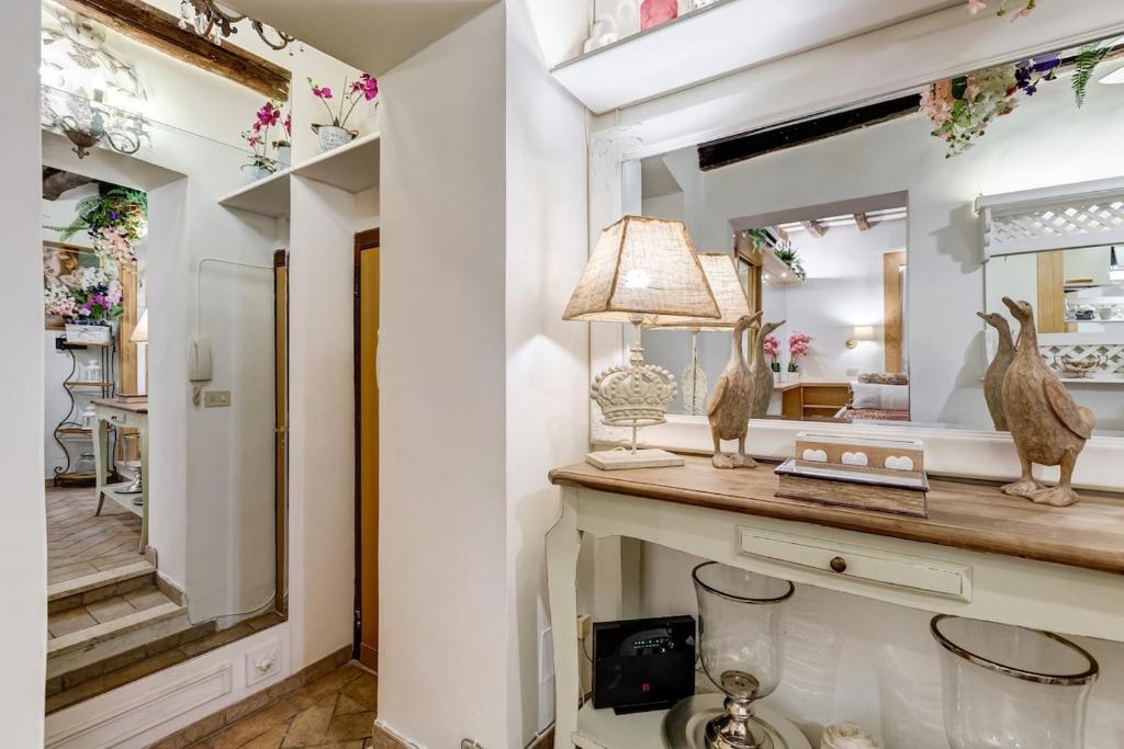 Piazza Navona Adorable Apartment - 3