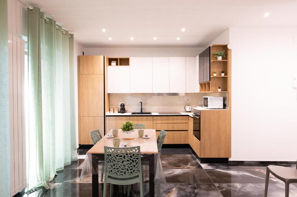 Casa del Mar - Modern 3BR - 100m to Beach - 3