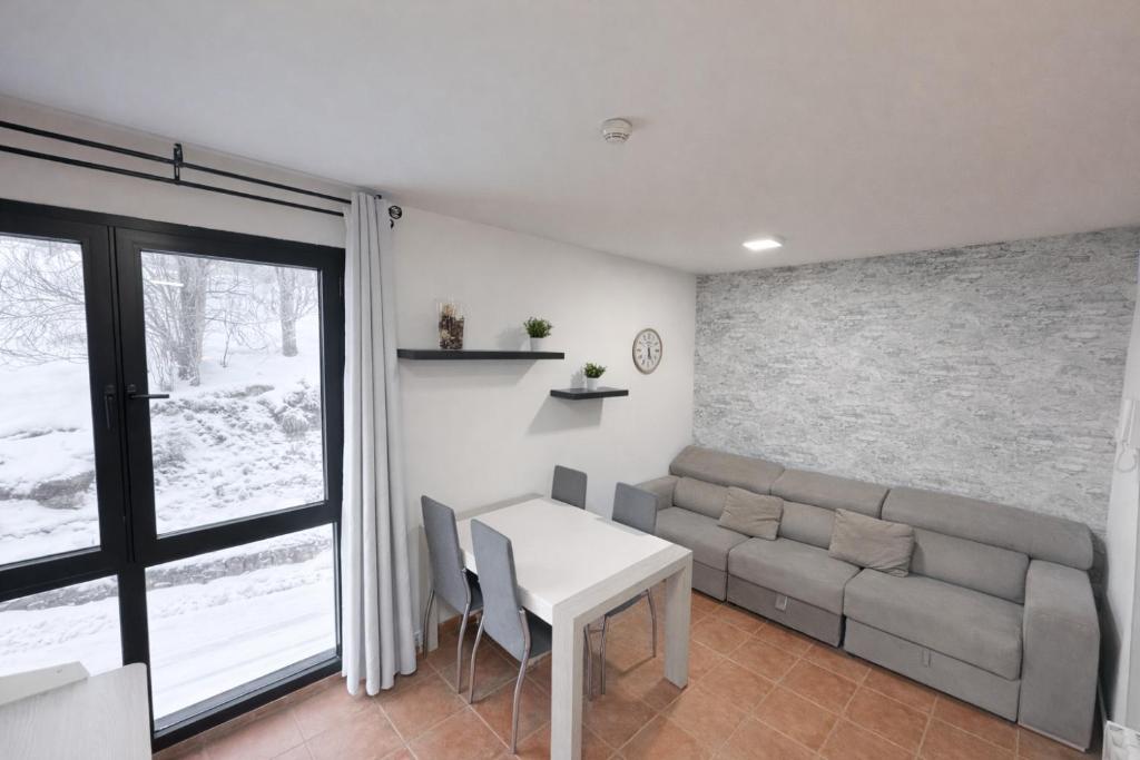 Apartamentos Monte Gorbea con parking y WiFi by SURYNIEVE - 3