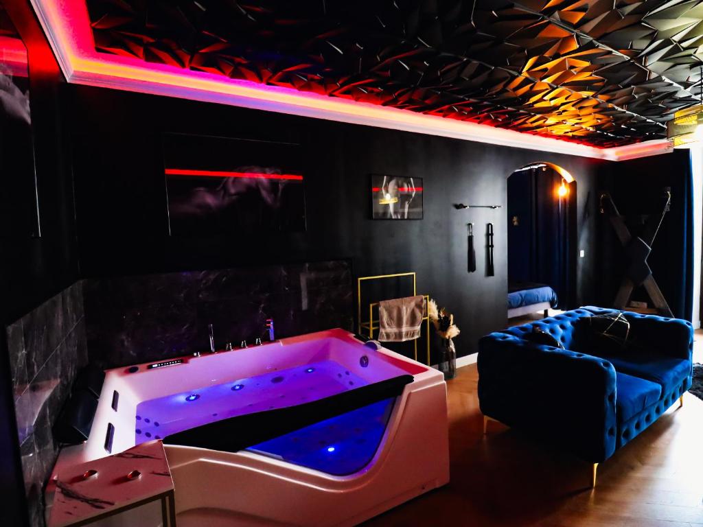 Secrets d'Aix Suite Jacuzzi & Vue Casino - 1