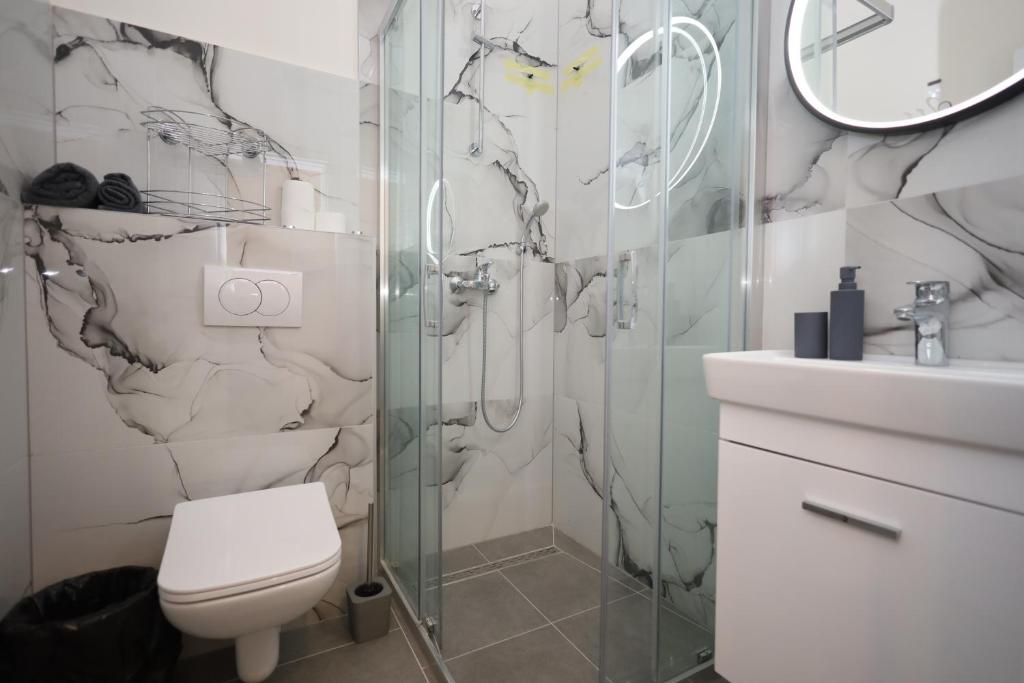 Yellow Panda Central Apartment with Style - 4