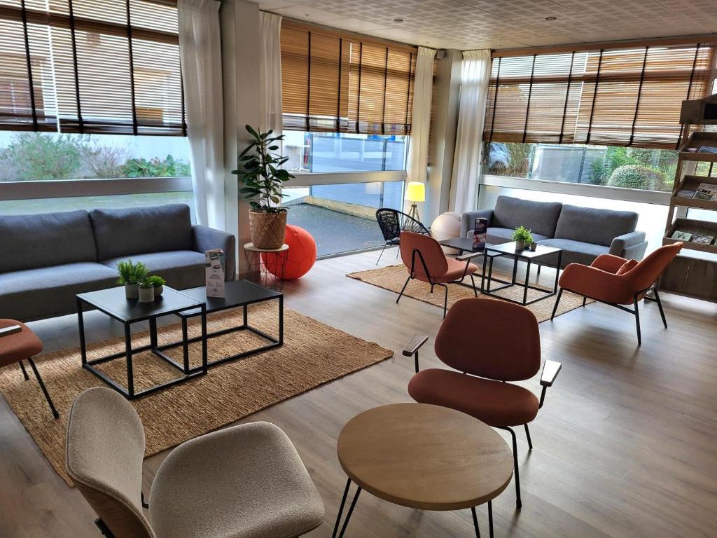 ibis Saint-Brieuc Yffiniac 共用ラウンジ/TVエリア