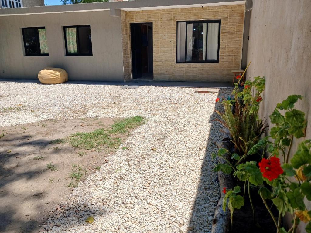CASA CHALET con PARQUE - 1