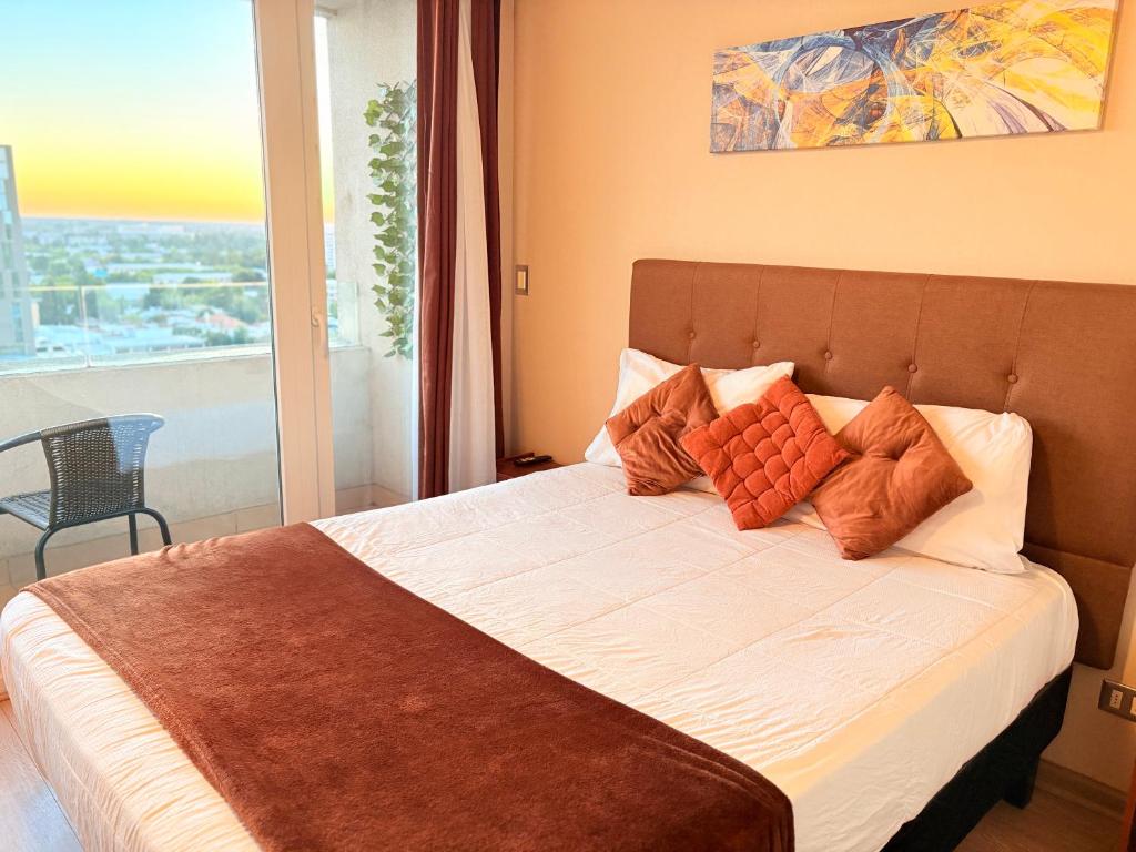 DEPARTAMENTO SEGUR0, COMODO Y TRANQUILO en Chillán Centro, ideal para descansar, full equipado, Wifi y estacionamiento - 5