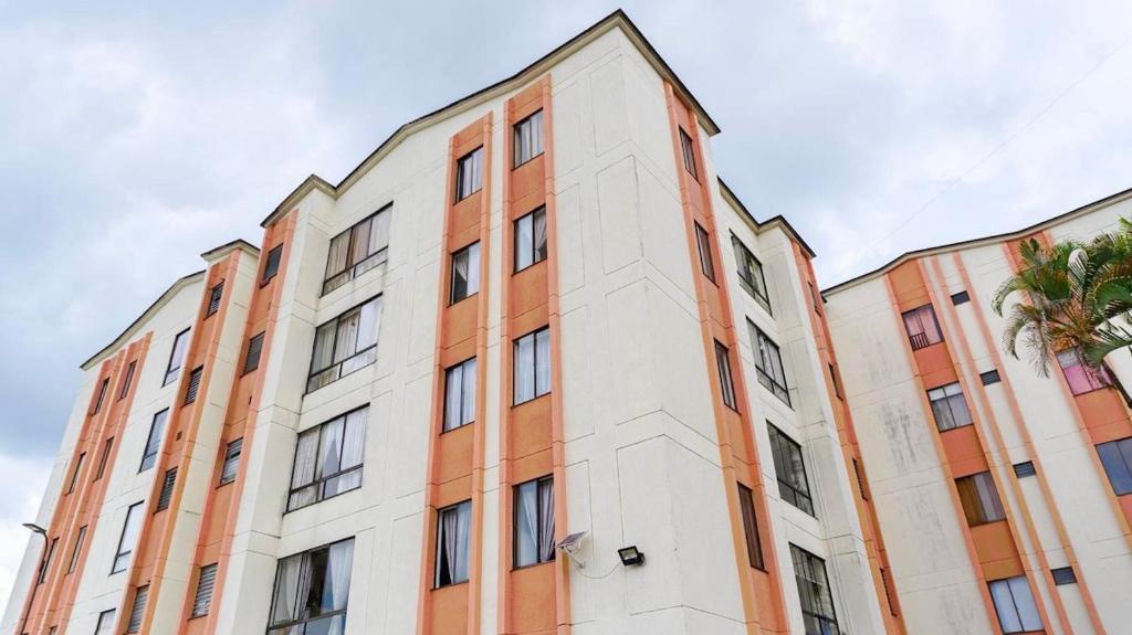 Apartamento amplio con Piscina cerca al Aeropuerto Matecaña de Pereira - 5