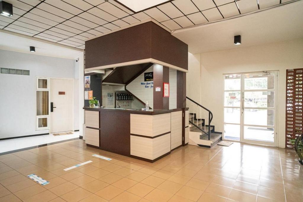 フロント・ロビー