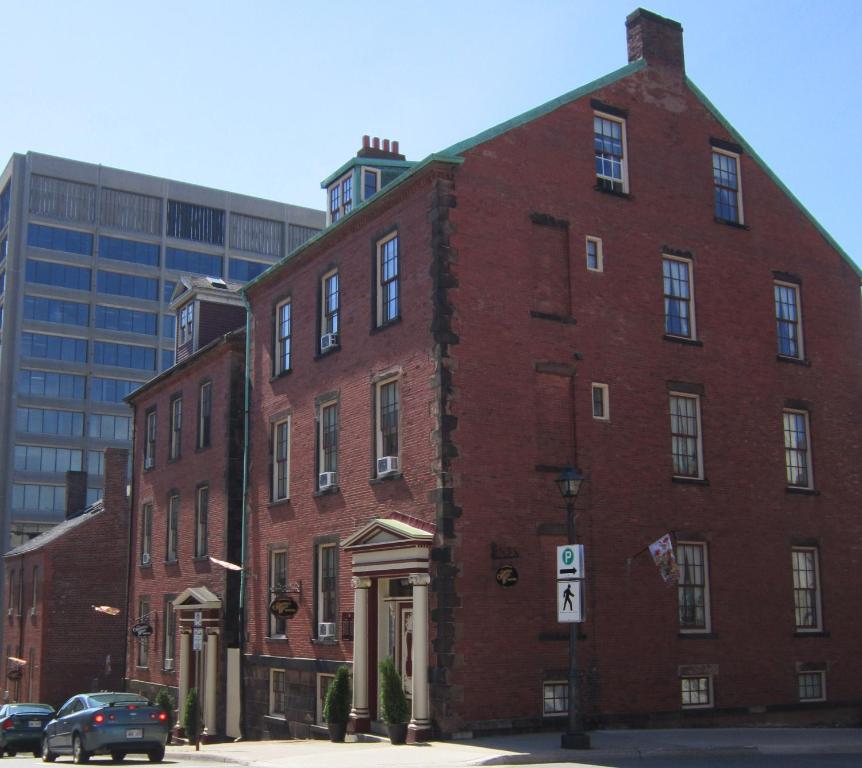 Chipman Hill Suites - Pratt House photo