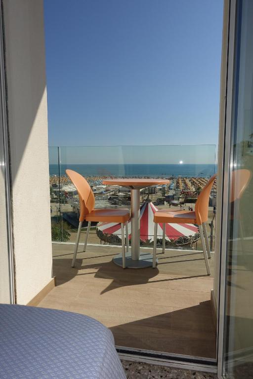 Hotel Mondial - 4