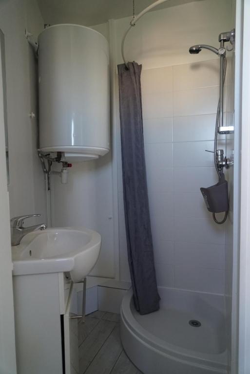 CityCenter, aircond flat with bedroom queen size - 3
