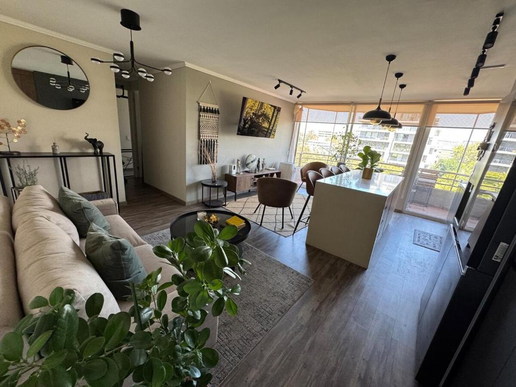 Modern and Quiet Steps from Costanera Center - 1