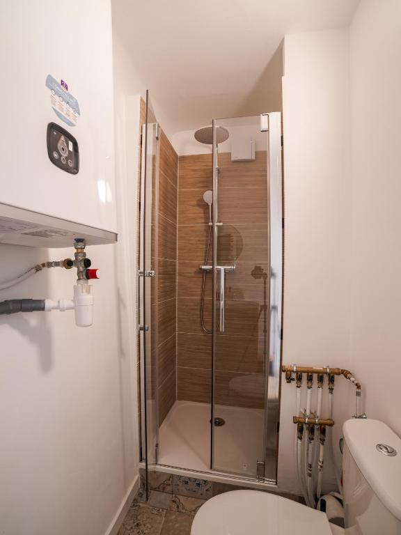 Escapade à deux en Provence, Adresse calme, centre à pied, Wifi, Climatisation et Parking gratuit à 50m - 5