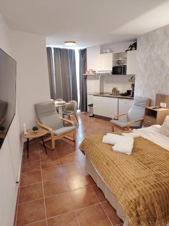 Sea & Palm Apartment - 3