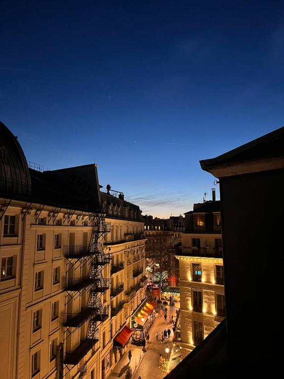 Parisian Flat under the Roofs - 5