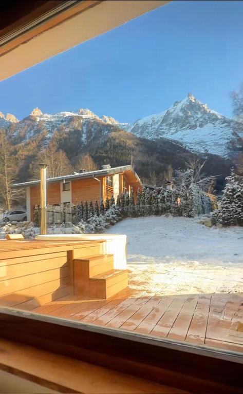 Appartement de Luxe avec Jacuzzi, Vue Montagne et Jardin - 3