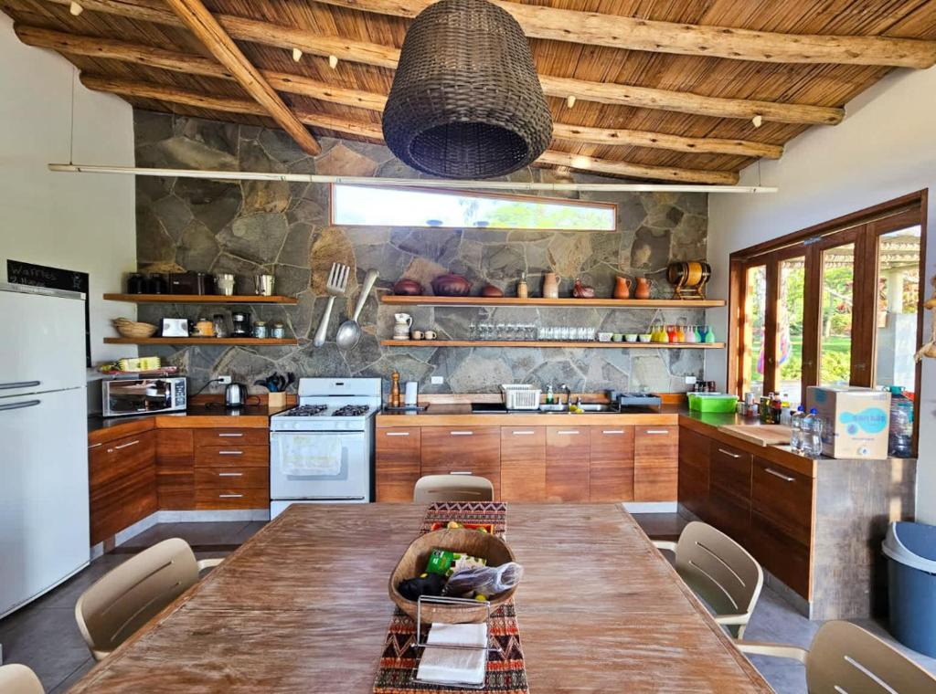 Spacious 4BR Country House with Pool in Mala - 5