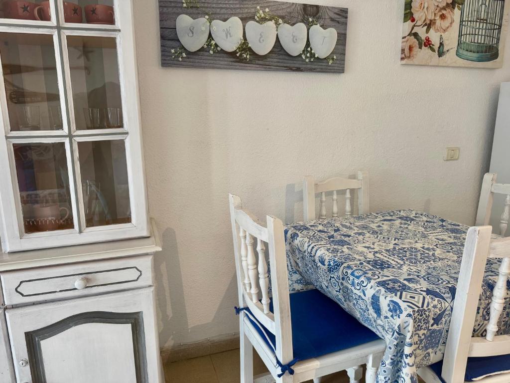 One-Bedroom Apartment with Pool at Bounganvillas San Eugenio - 3