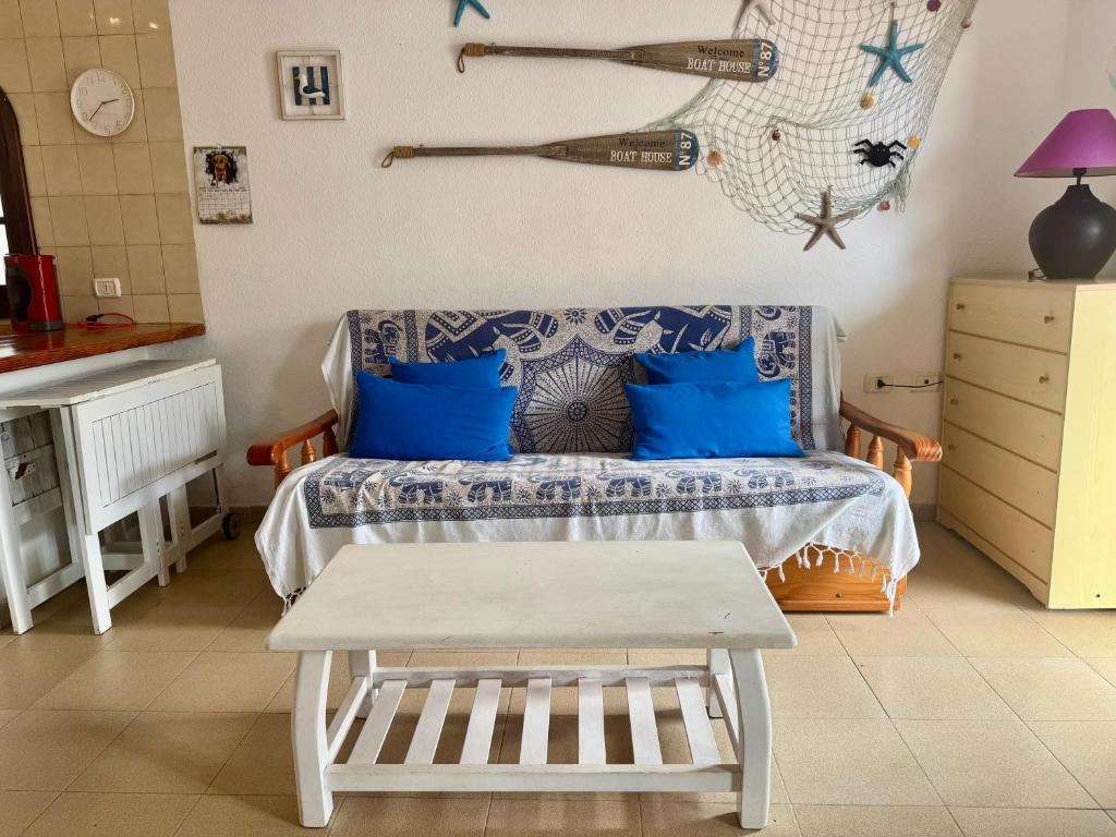 One-Bedroom Apartment with Pool at Bounganvillas San Eugenio - 4