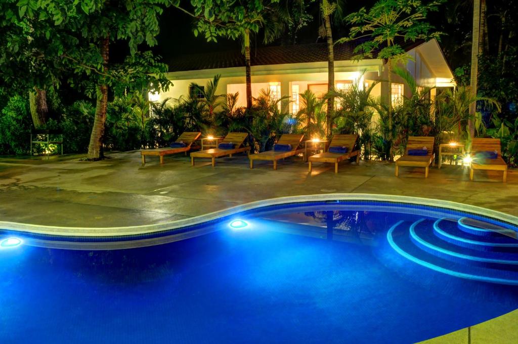 Moana Surf Resort photo