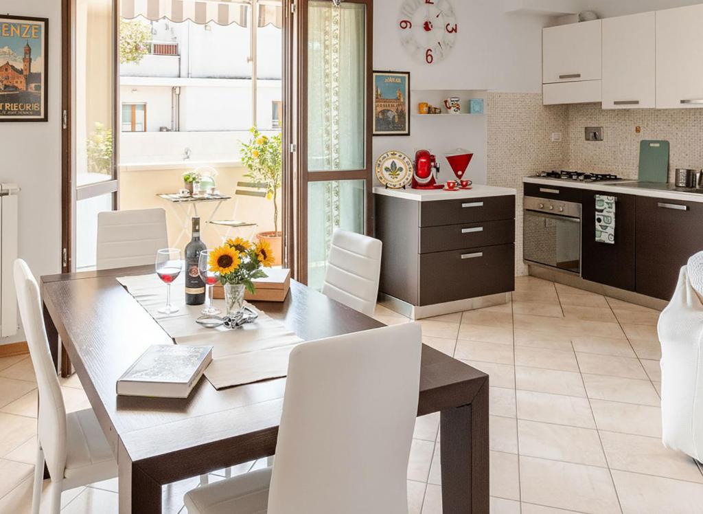 Florence Opera House Area - Private Parking! - Balcony - 2 Bedrooms 2 Bathrooms - 2