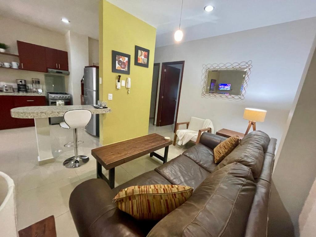 Charming Condo in Gaviotas Walk to Beach cafes, restaurants within Golden Zone - 2