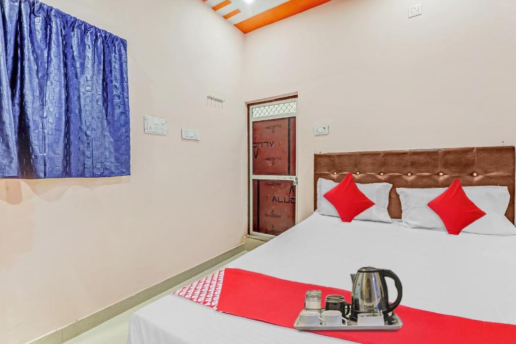 Flagship Hotel Sadguru & Family Restaurant