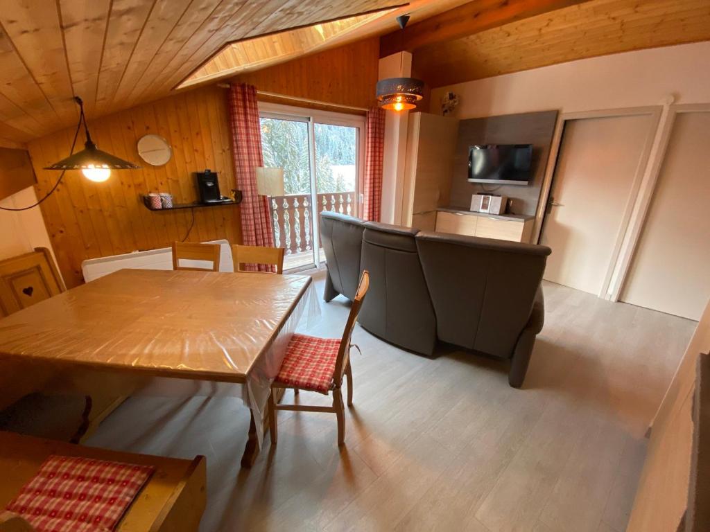 Appartement spacieux, proche centre-ville, parking inclus - FR-1-693-126 - 2