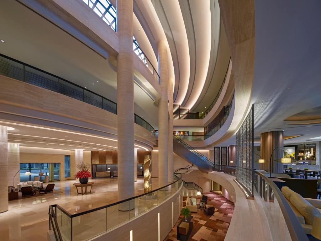 Lobby, New World Millennium Hong Kong Hotel in Hong Kong